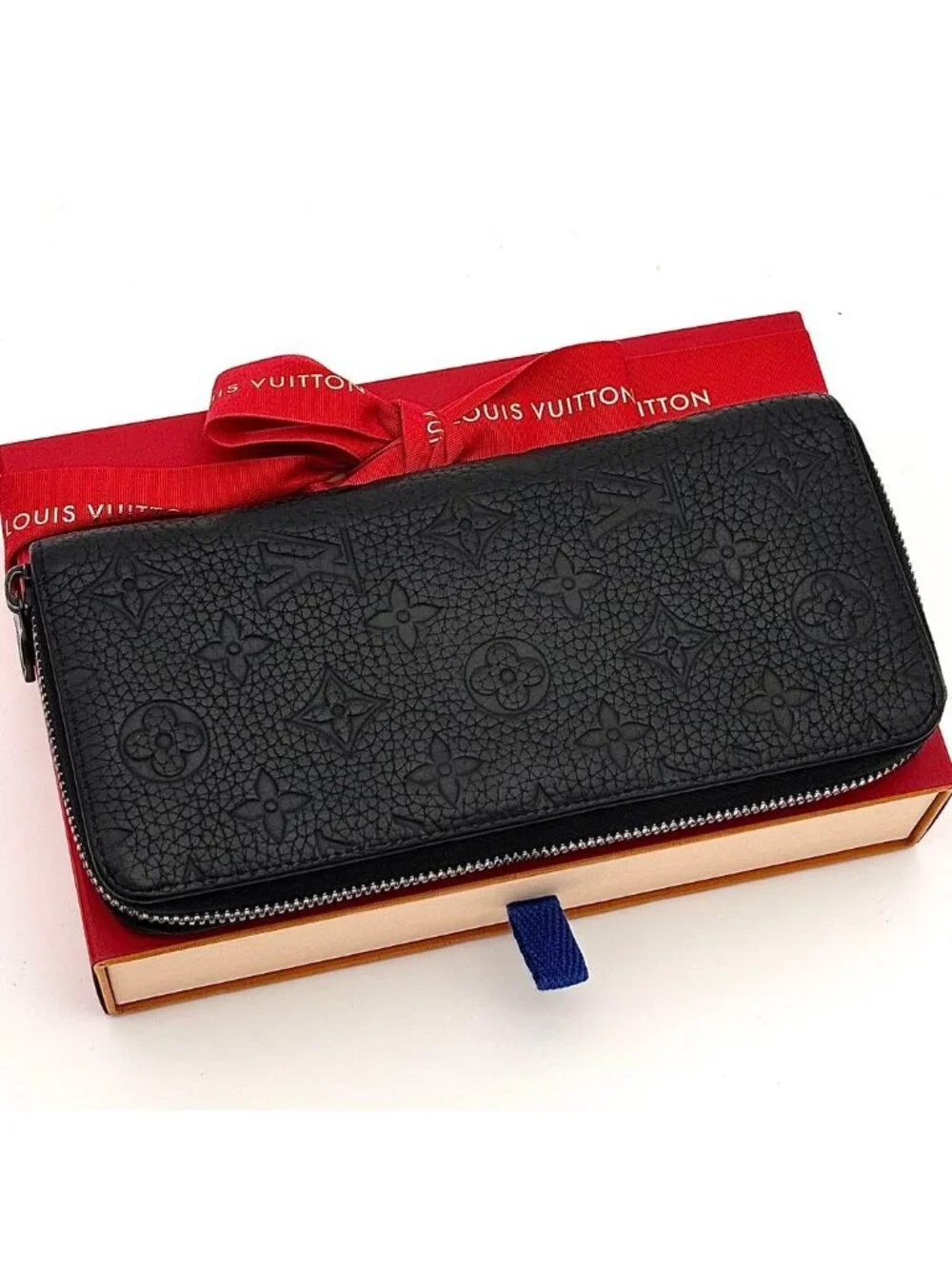Louis Vuitton Wallet Monogram Taurillon Black Zippy